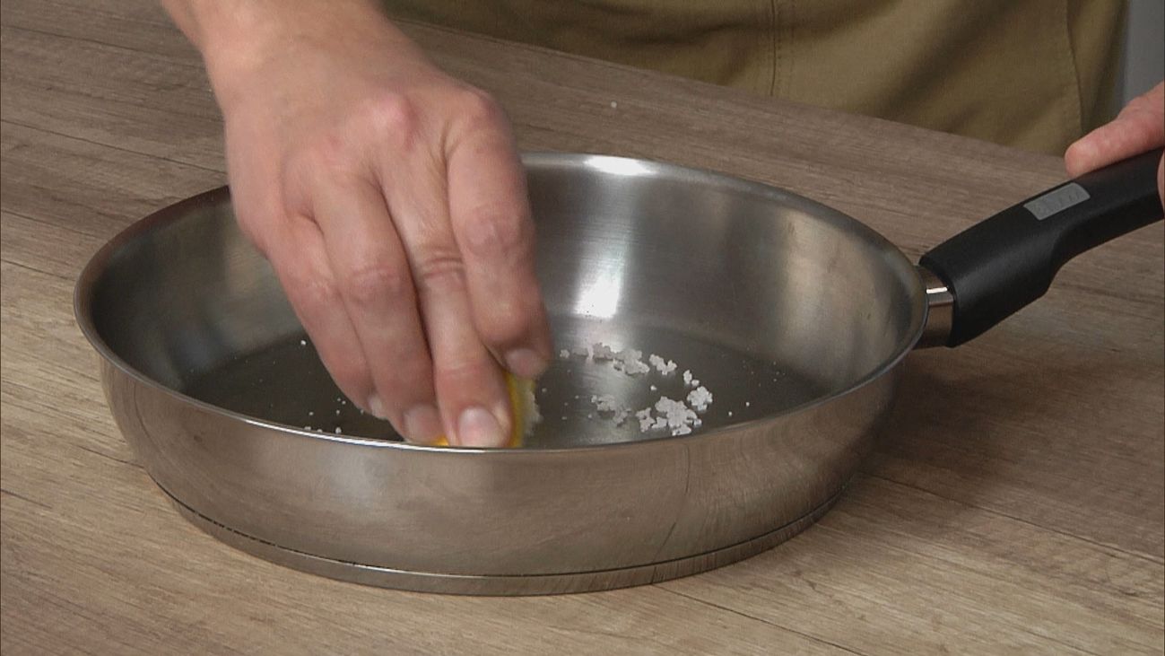 Adiós a la grasa incrustada: remedios caseros para limpiar sartenes