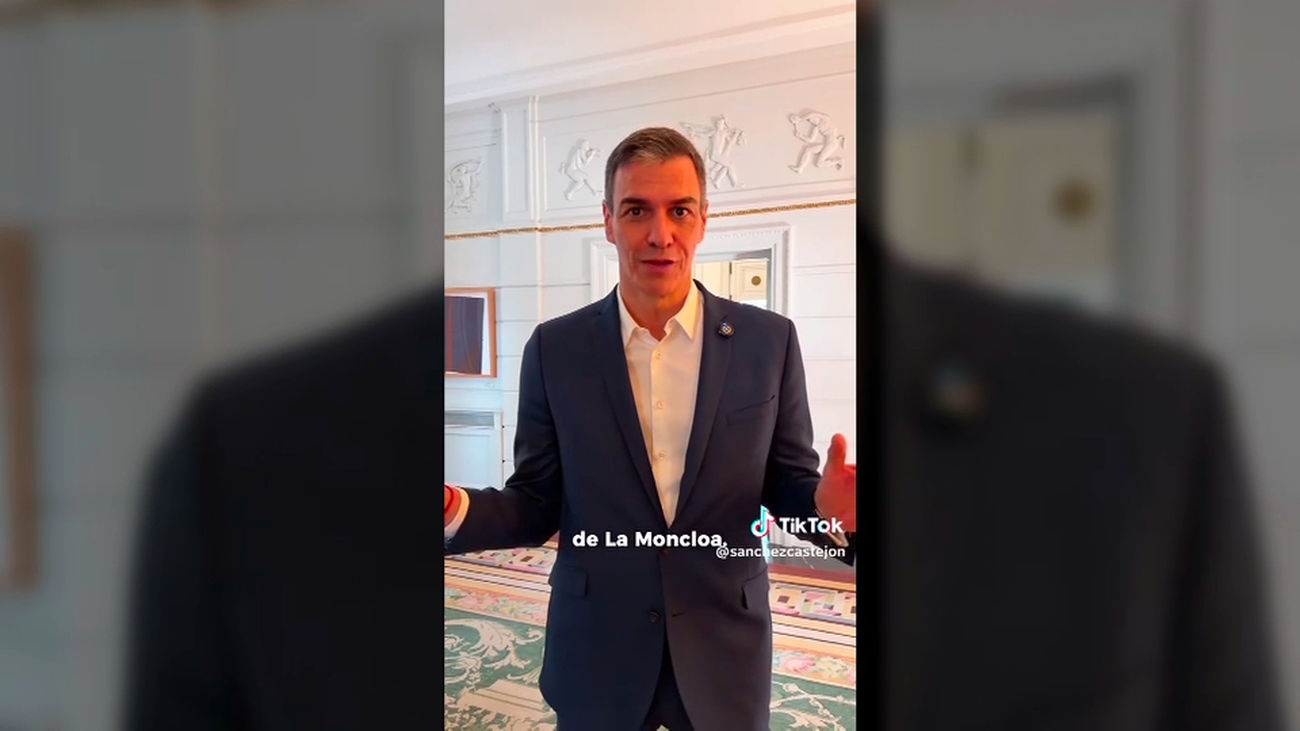 Pedro Sánchez vuelve a hacer de guía turístico en la Moncloa en un nuevo vídeo de TikTok