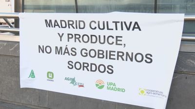 Los agricultores madrileños se concentran en La Puerta del Sol para reivindicar sus derechos