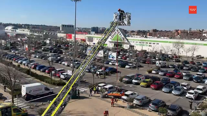 Herido grave un trabajador tras caer en la azotea de un centro comercial de San Sebastián de los Reyes
