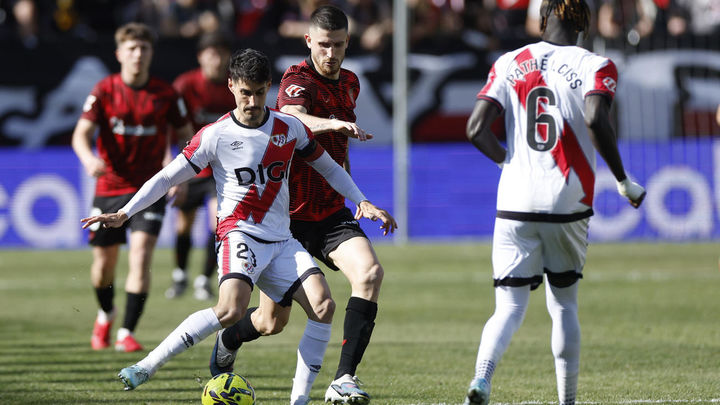 1-1. El Rayo se topa en Vallecas con un inspirado Unai Simón