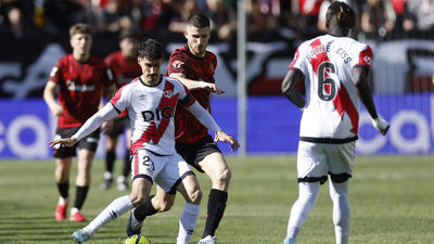 1-1. El Rayo Vallecano se topa en Vallecas con un inspirado Unai Simón