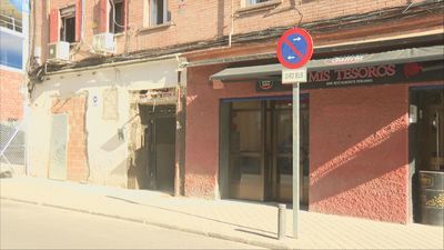 La desigual vuelta a la normalidad en Puente de Vallecas tras la explosión que dejó dos muertos