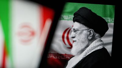 Irán confirma la muerte del ayatolá Alí Jamenei y anuncia venganza