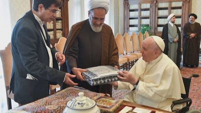 El ayatolá Arafi liderará Irán de forma interina con el presidente y el jefe del poder judicial