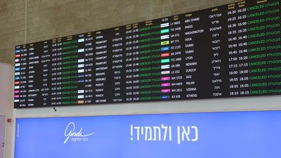 Los vuelos a Oriente Medio continúan cancelados tras el cierre del espacio aéreo