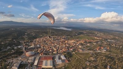 Madrid desde el aire: el auge del paramotor en la capital