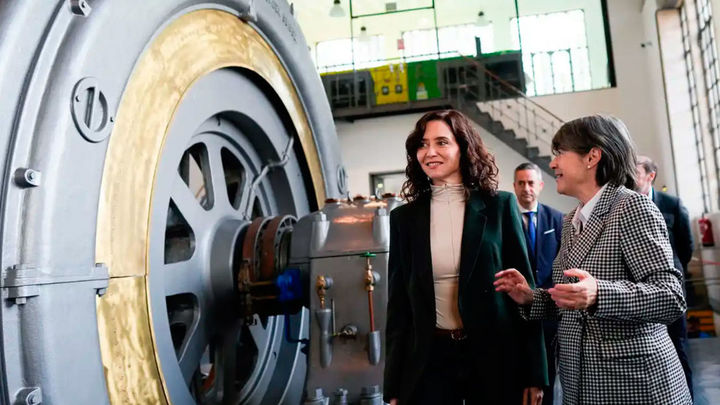 Isabel Díaz Ayuso en su visita a las instalaciones de Canal Isabel II de Torrelaguna