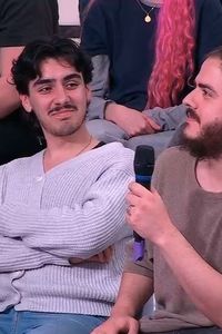 La adolescencia, entre la peonza y el postureo digital