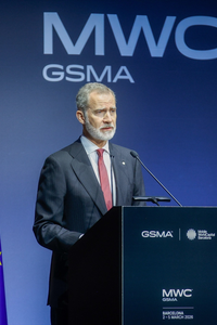 Felipe VI inaugura la vigésima edición del Mobile World Congress con la inteligencia artificial como protagonista
