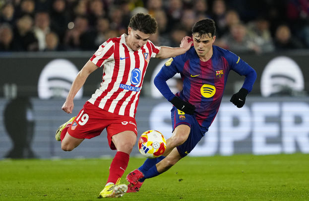 Julián Alvarez y Pedri / EFE