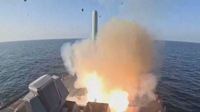 Israel ataca de nuevo Teherán y EEUU anuncia represalias por los daños en su embajada de Arabia