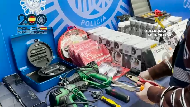 Caen dos ladrones que asaltaron talleres de reparación de lunas de automóvil en varios municipios madrileños