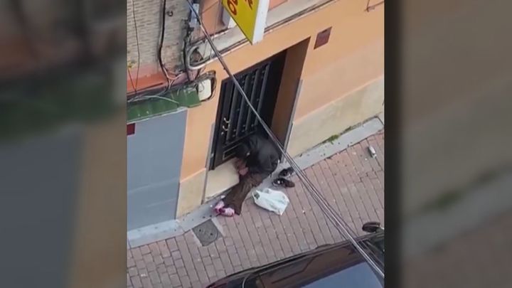 Vecinos de Puente de Vallecas denuncian consumo y trapicheo de drogas a plena luz del día