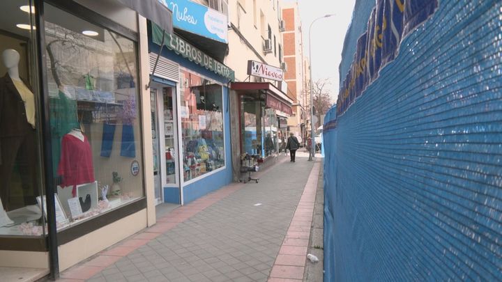 Las obras en la A-5 y la Línea 6 de Metro ahogan a los comerciantes del Paseo de Extremadura