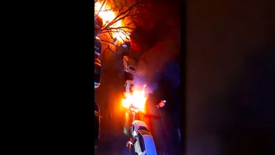 Investigan la quema de seis coches en Parla tras una madrugada de incendios, humo y explosiones