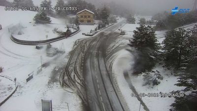 La nieve cubre ya carreteras de la Sierra de Guadarrama