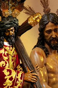 El primer viernes de marzo tiñe Madrid de fervor: besapiés y besamanos marcan la antesala de la Semana Santa