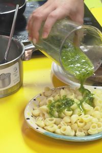 El taller educativo que une a los jóvenes con la cocina