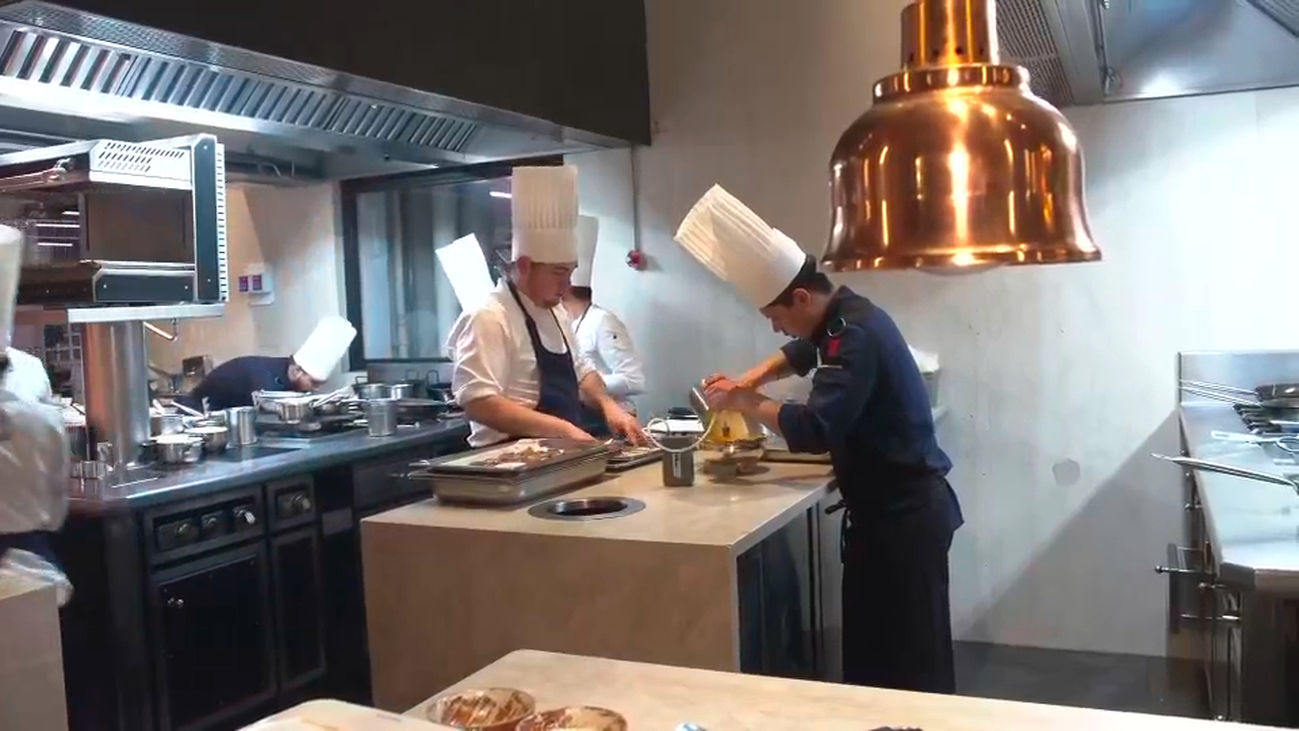 Faltan cocineros en la hostelería: este restaurante ofrece hasta 2.000 euros y aún no encuentra personal