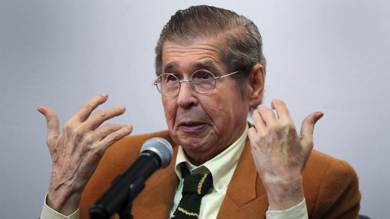 El escritor peruano Alfredo Bryce Echenique