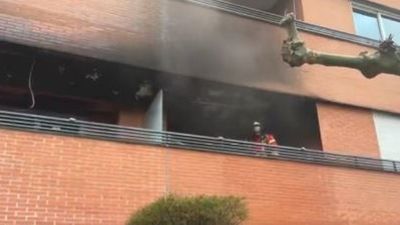 Bomberos de Madrid extinguen un incendio sin heridos en una vivienda de Pozuelo