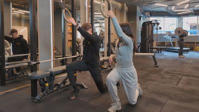 Entrenamiento en suspensión: 3 ejercicios con anillas para ejercitar tren inferior