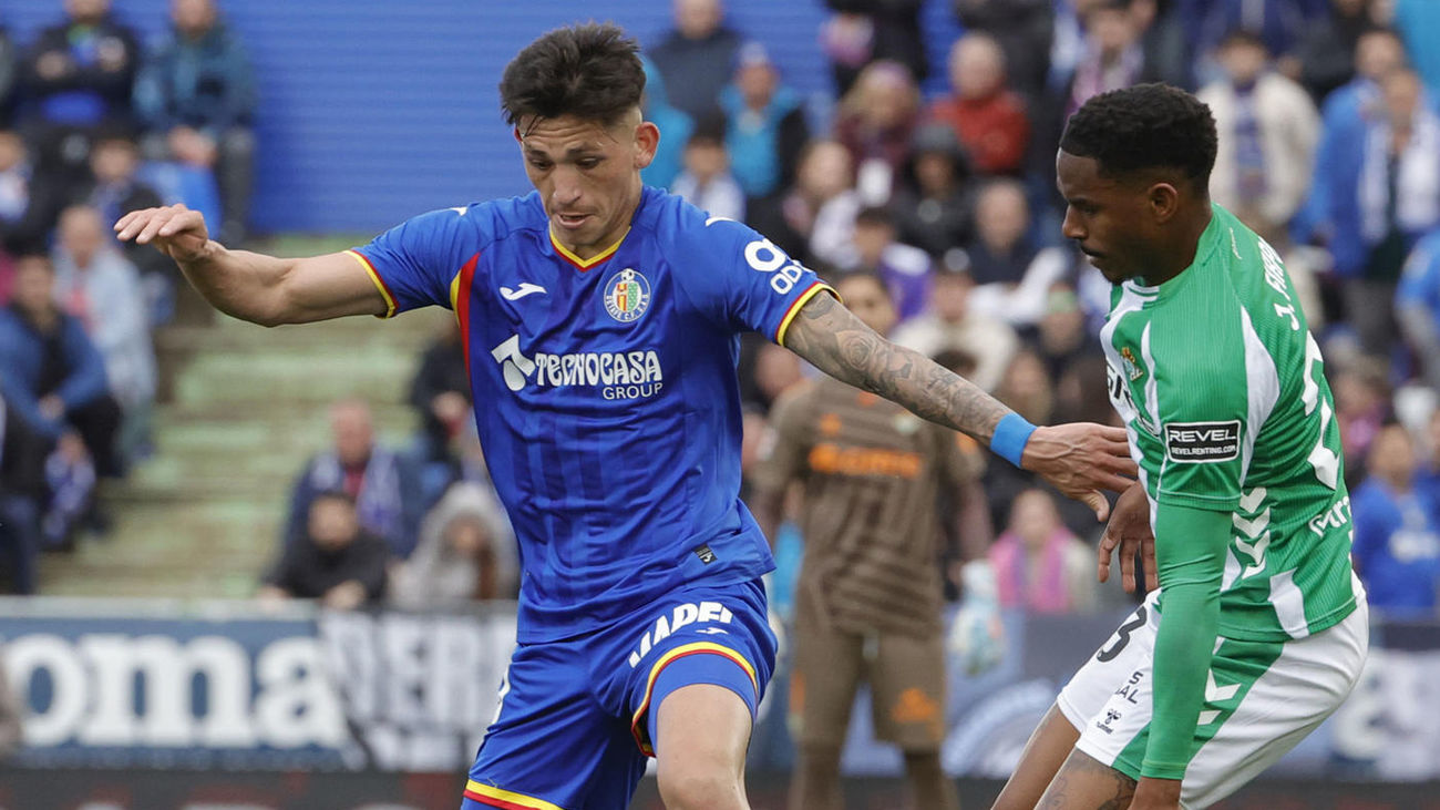 Zaid Romero ante el Betis