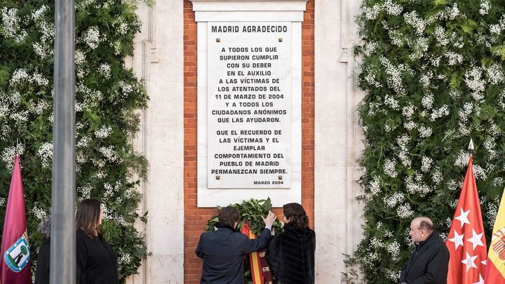 Acto en recuerdo a las víctimas del 11-M en la Puerta del Sol