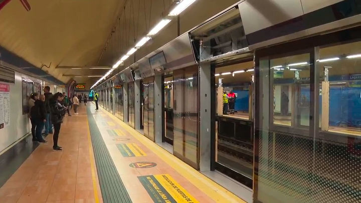 La Línea 6 de Metro de Madrid se equipa para los futuros trenes sin conductor con más de 4.000 puertas en los andenes