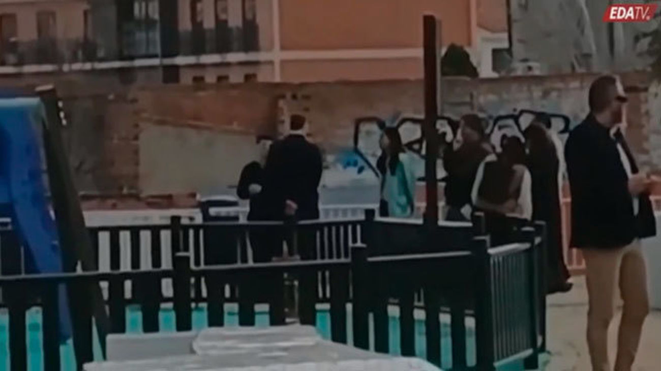 Sánchez blinda Fuenlabrada para grabar un vídeo de TikTok entre gritos de "sinvergüenza"