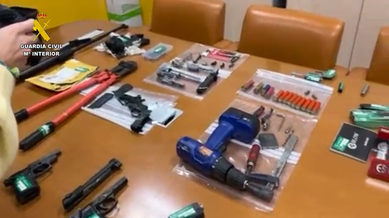 Detenido en Colmenar Viejo por modificar armas detonadoras y transformarlas en armas de fuego