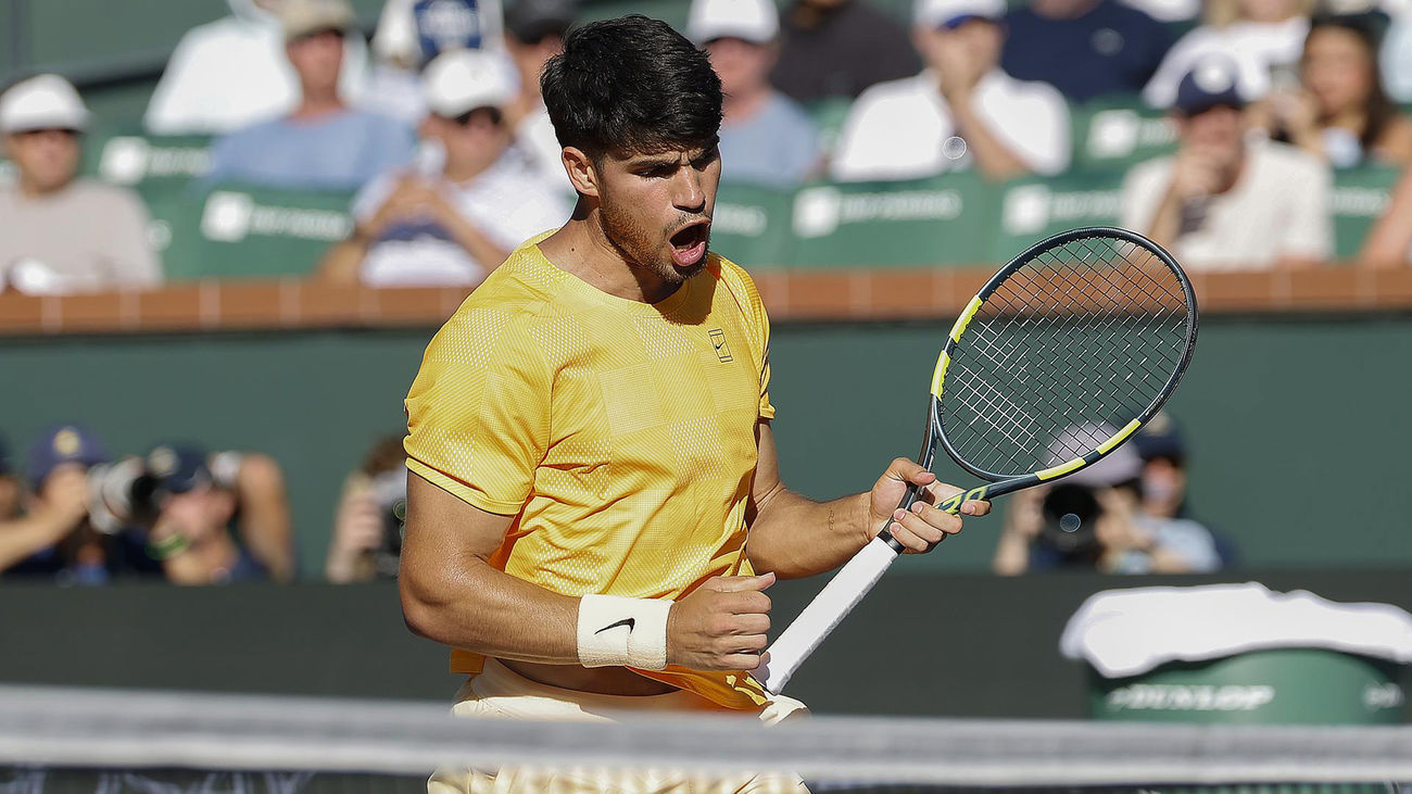 Alcaraz atropella a Ruud y se mete en cuartos de Indian Wells