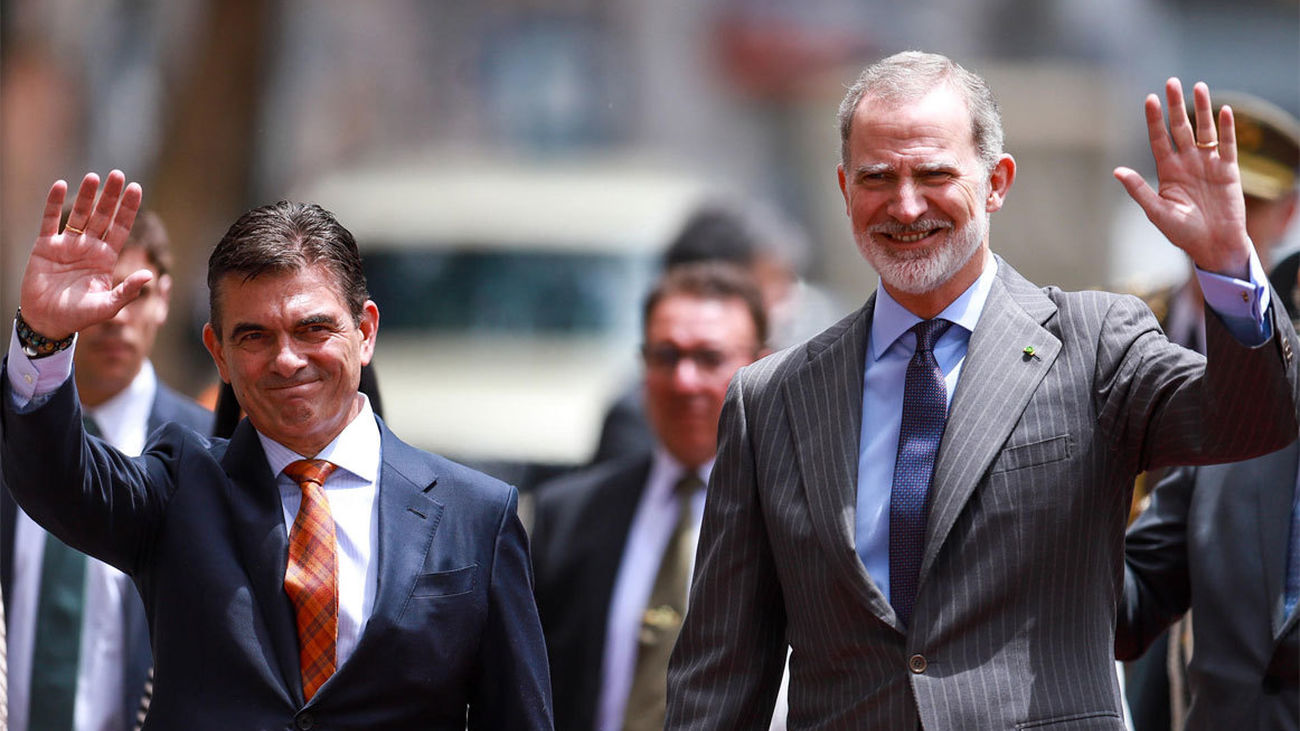 El rey Felipe VI junto al presidente de Bolivia, Rodrigo Paz