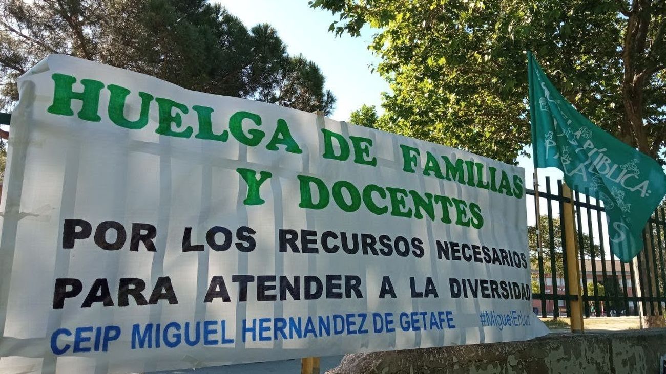 Movilización de los padres y madres del CEIP Miguel Hernández de Getafe en 2022