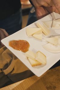 Colmado Cantabria: anchoas, vermut y tradición en el Mercado de la Cebada