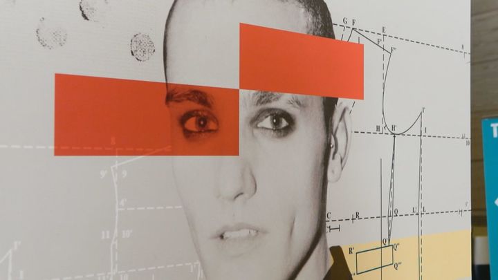 El universo de David Delfín inunda el Museo del Traje: 23 piezas únicas del diseñador malagueño