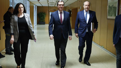 La CEOE rechaza bonificaciones a combustibles y aboga por bajar impuestos