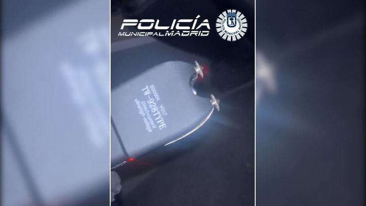Detienen a dos mujeres en el centro de Madrid con un arma táser lista para usar y miles de euros en cosméticos