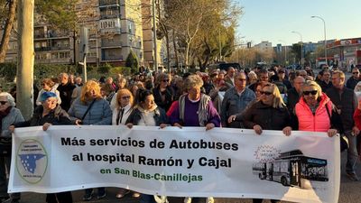 San Blas no quiere ir al Ramón y Cajal como "sardinas en lata" en el autobús