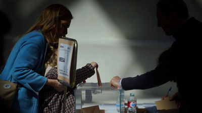 La participación en las elecciones en Castilla y León alcanza el 53,18% a las 18.00 horas: 1,5 puntos más