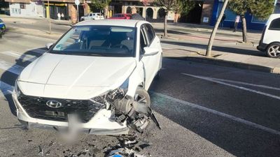 Embiste, ebrio, dos coches de policía de Coslada con una peligrosa fuga por las calles