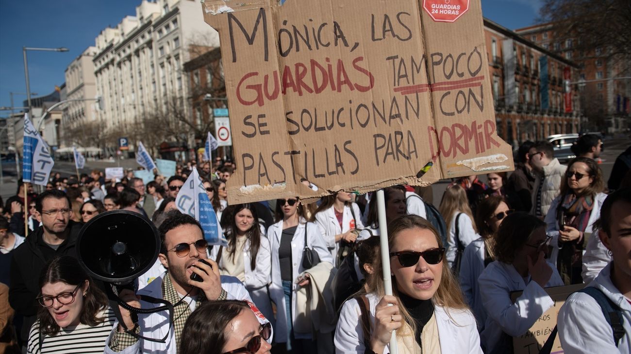 400 médicos se han manifestado este lunes en Madrid en la primera jornada de la segunda semana de huelga