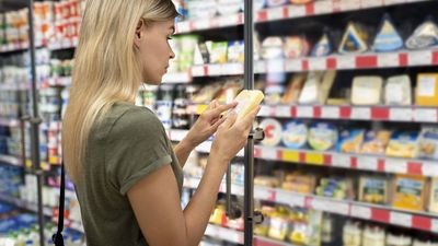 Consumo obligará a los supermercados a incluir braille en productos con alérgenos y riesgos para la salud