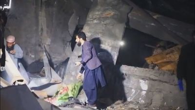 Al menos 400 muertos y 250 heridos en el bombardeo de Pakistán contra un hospital de Kabul