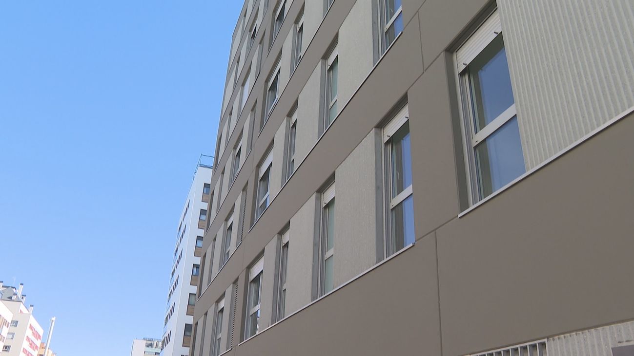 Madrid entrega 86 viviendas públicas en El Cañaveral: alquileres asequibles desde 600 euros y más de 570 familias beneficiadas
