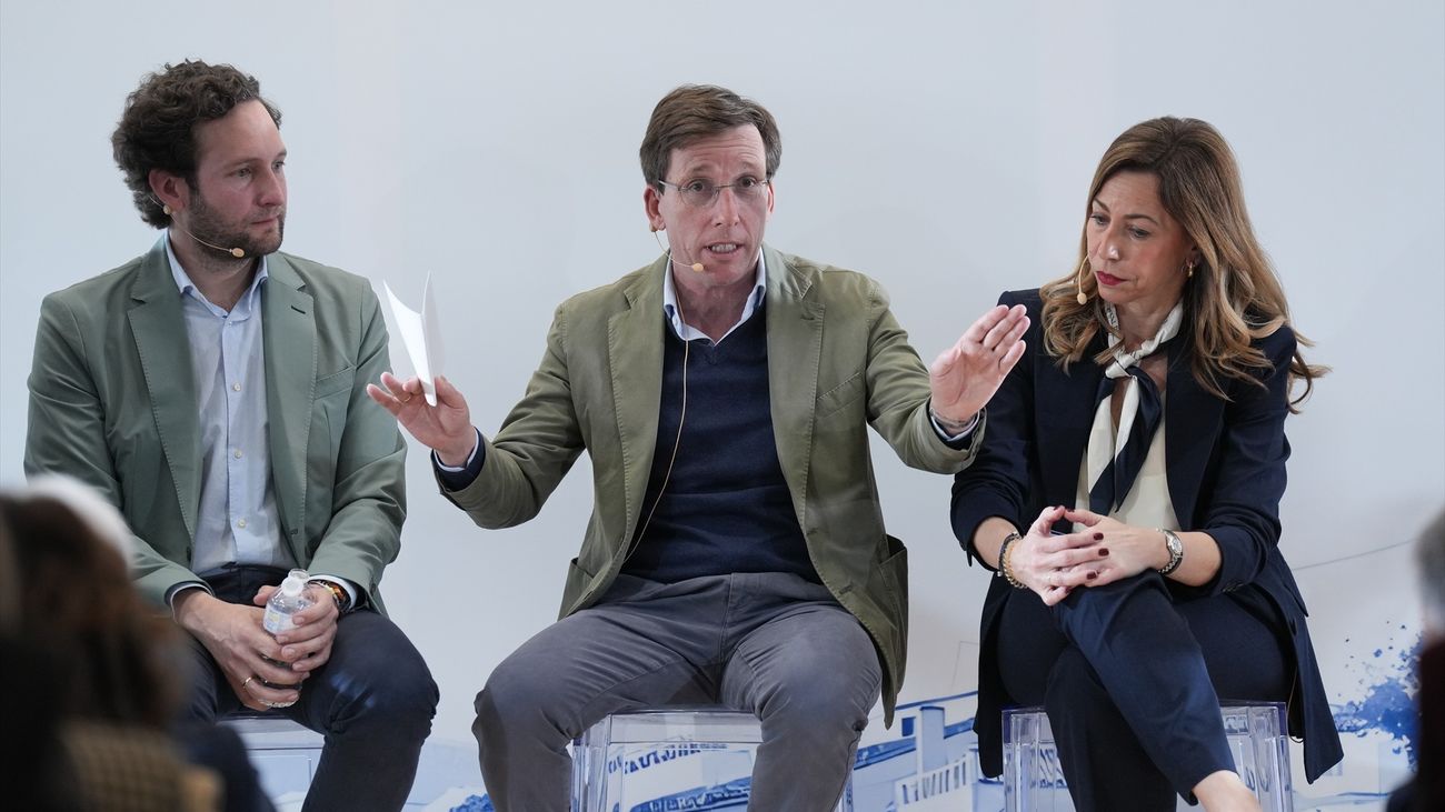 Almeida dice que Sánchez ha quitado 1.300 millones a los ayuntamientos para destinarlo a defensa