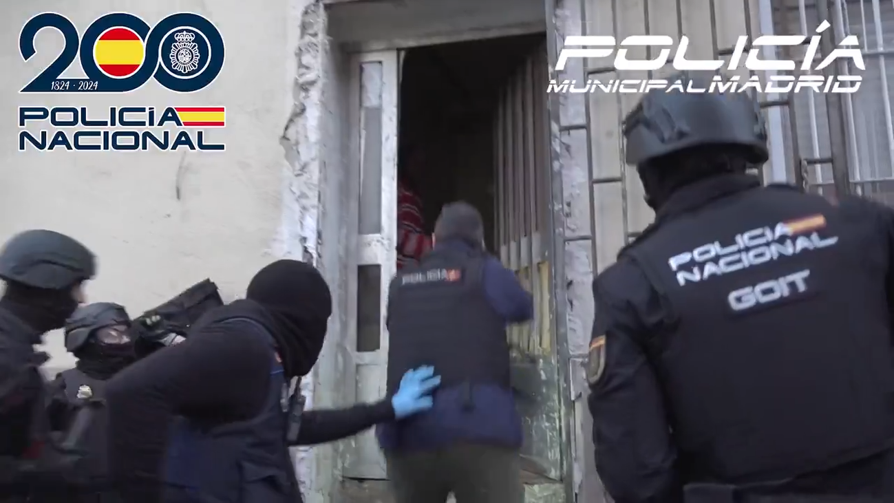 Tres narcopisos desmantelados en Puente de Vallecas: incautan drogas, armas y casi 18.000 euros en efectivo