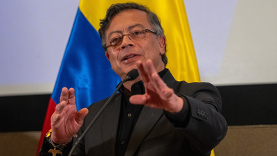 Colombia acusa a Ecuador de bombardear su territorio en la frontera