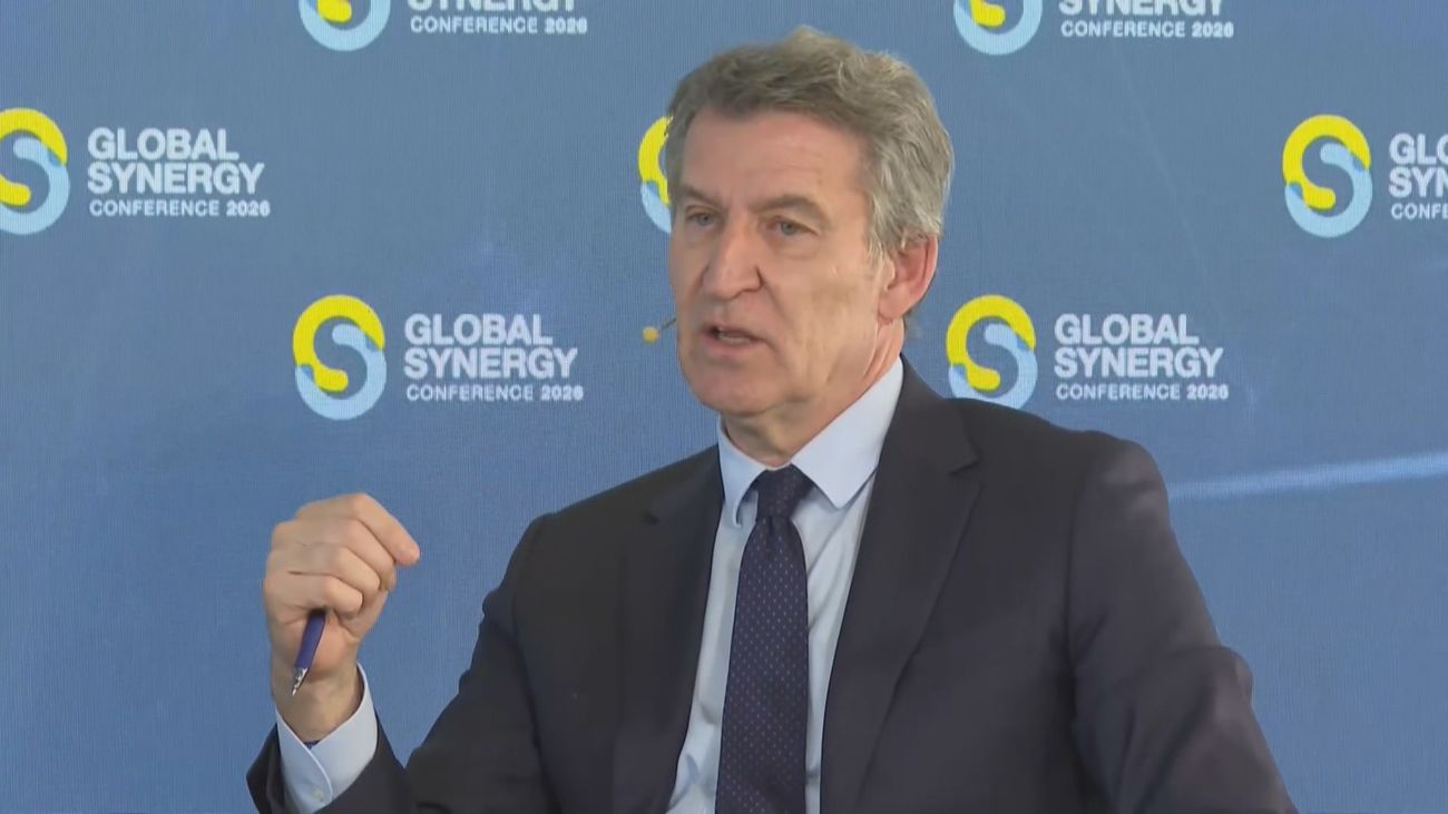 Feijóo acusa a Sánchez de "hacer negocios" con Maduro y  "mirar para otro lado"